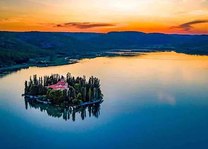 Family House Scardona - Dreams By The River Krka