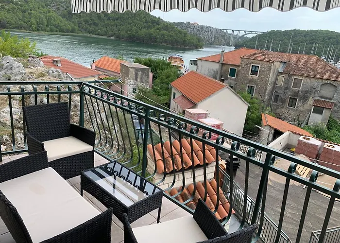 Family House Scardona - Dreams By The River Krka